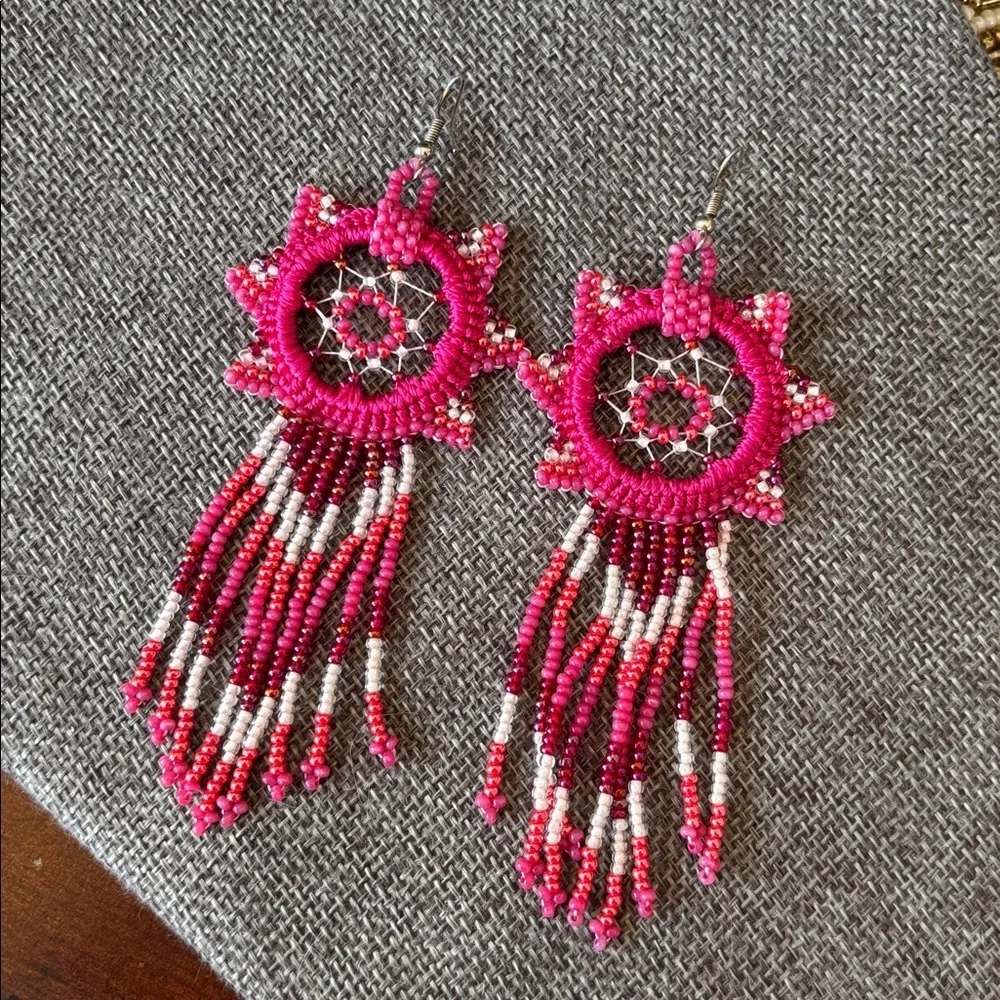Handmade Native American Seed Bead Dreamcatcher Drop Earrings Pink Red White - Picture 10 of 12